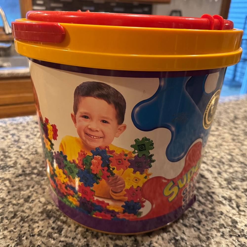 Kids Interlocking Gear Building Set - Yellow & Red Bucket 215 ct